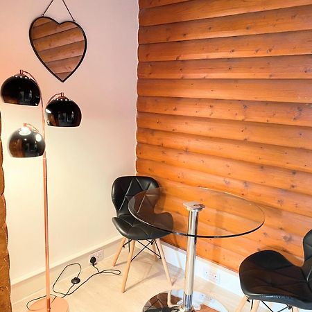 Villa Kaoglen-Spruce-Hot Tub-Forrest Setting-Pet Friendly Balnald Exterior foto