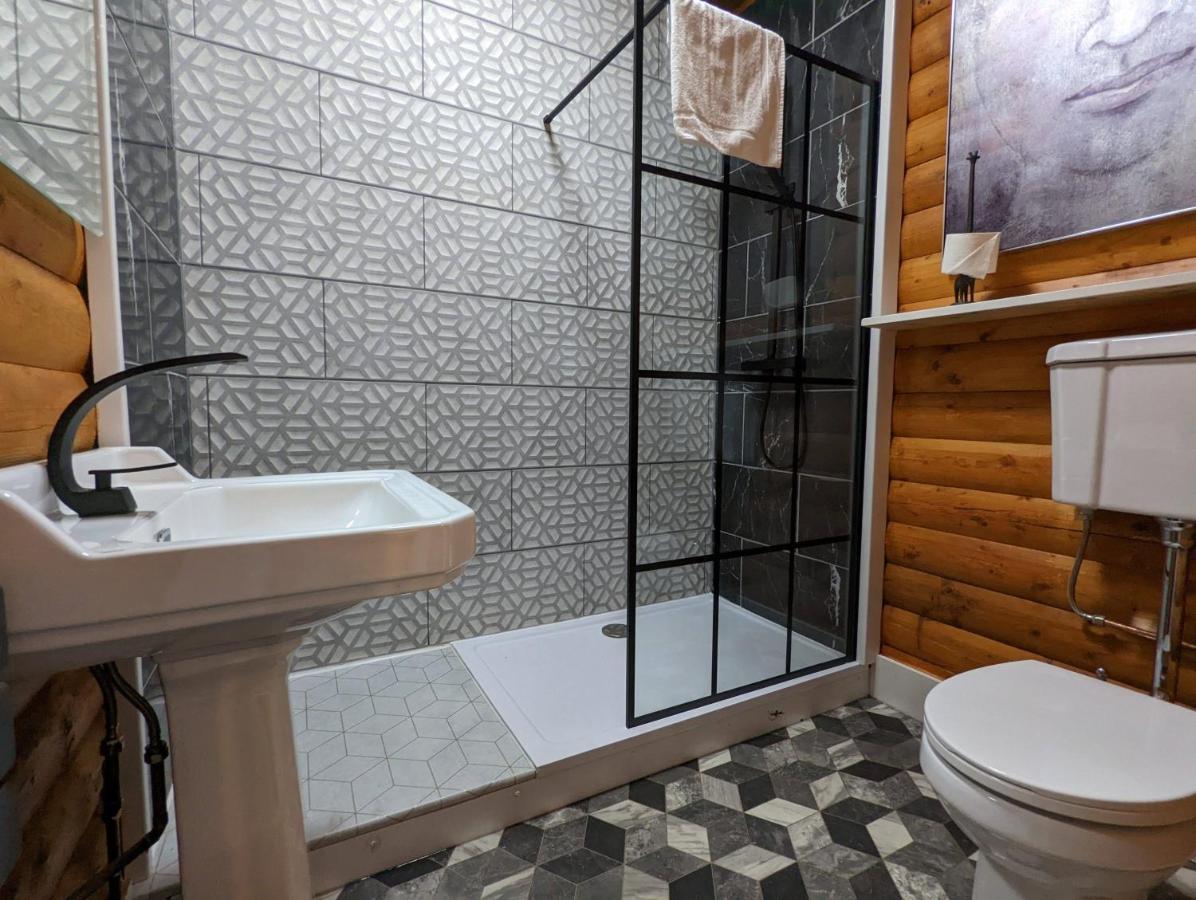 Villa Kaoglen-Spruce-Hot Tub-Forrest Setting-Pet Friendly Balnald Exterior foto