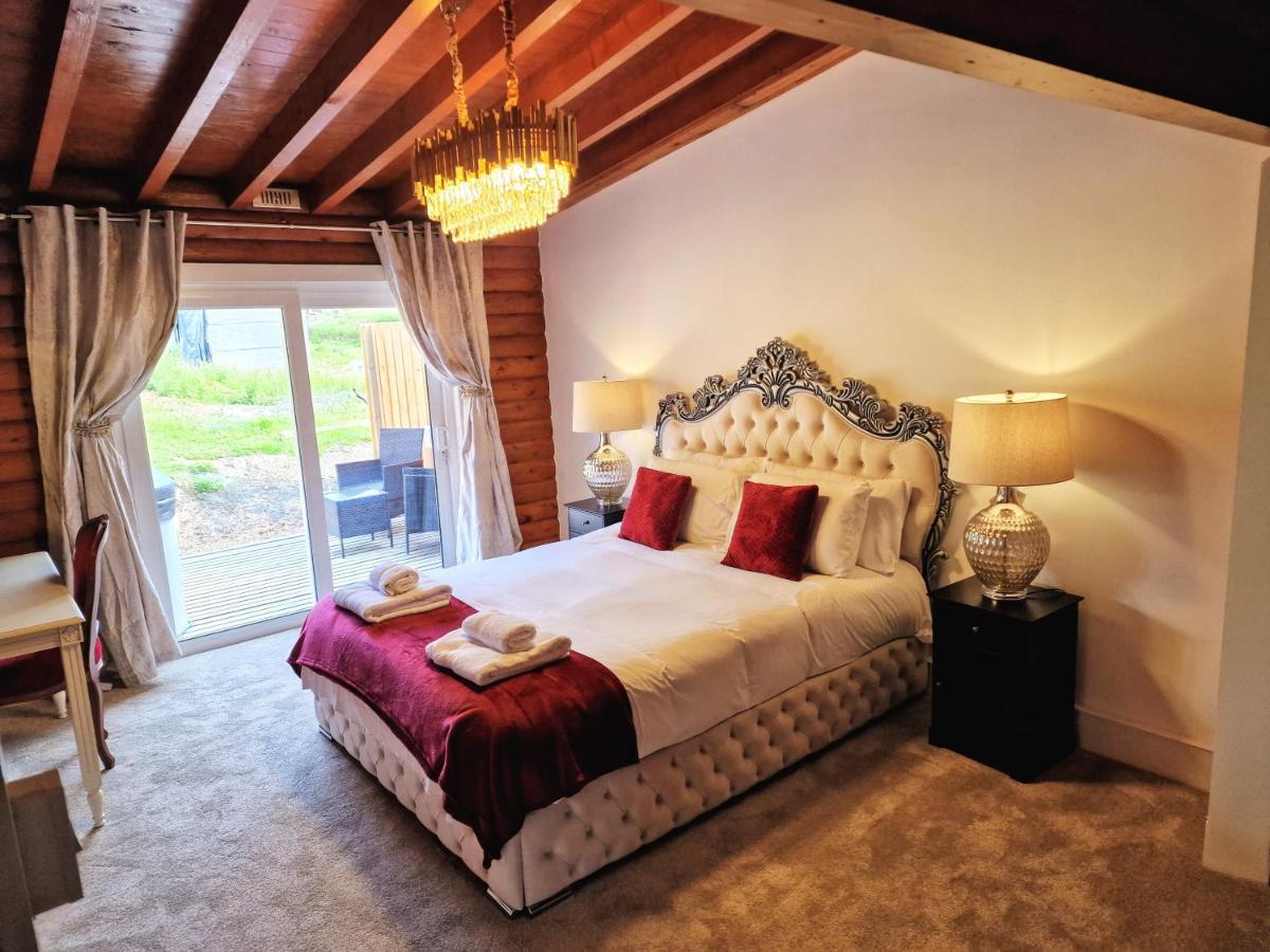 Villa Kaoglen-Spruce-Hot Tub-Forrest Setting-Pet Friendly Balnald Exterior foto