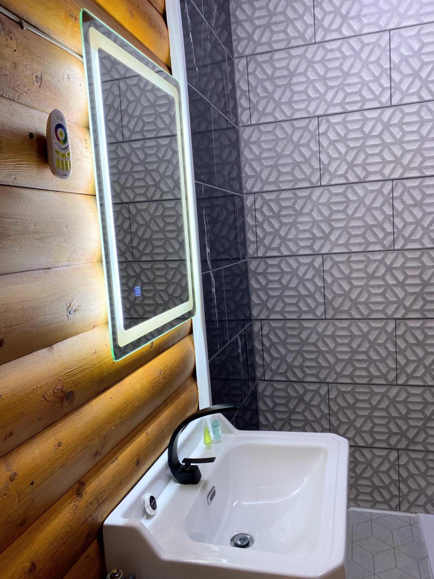 Villa Kaoglen-Spruce-Hot Tub-Forrest Setting-Pet Friendly Balnald Exterior foto